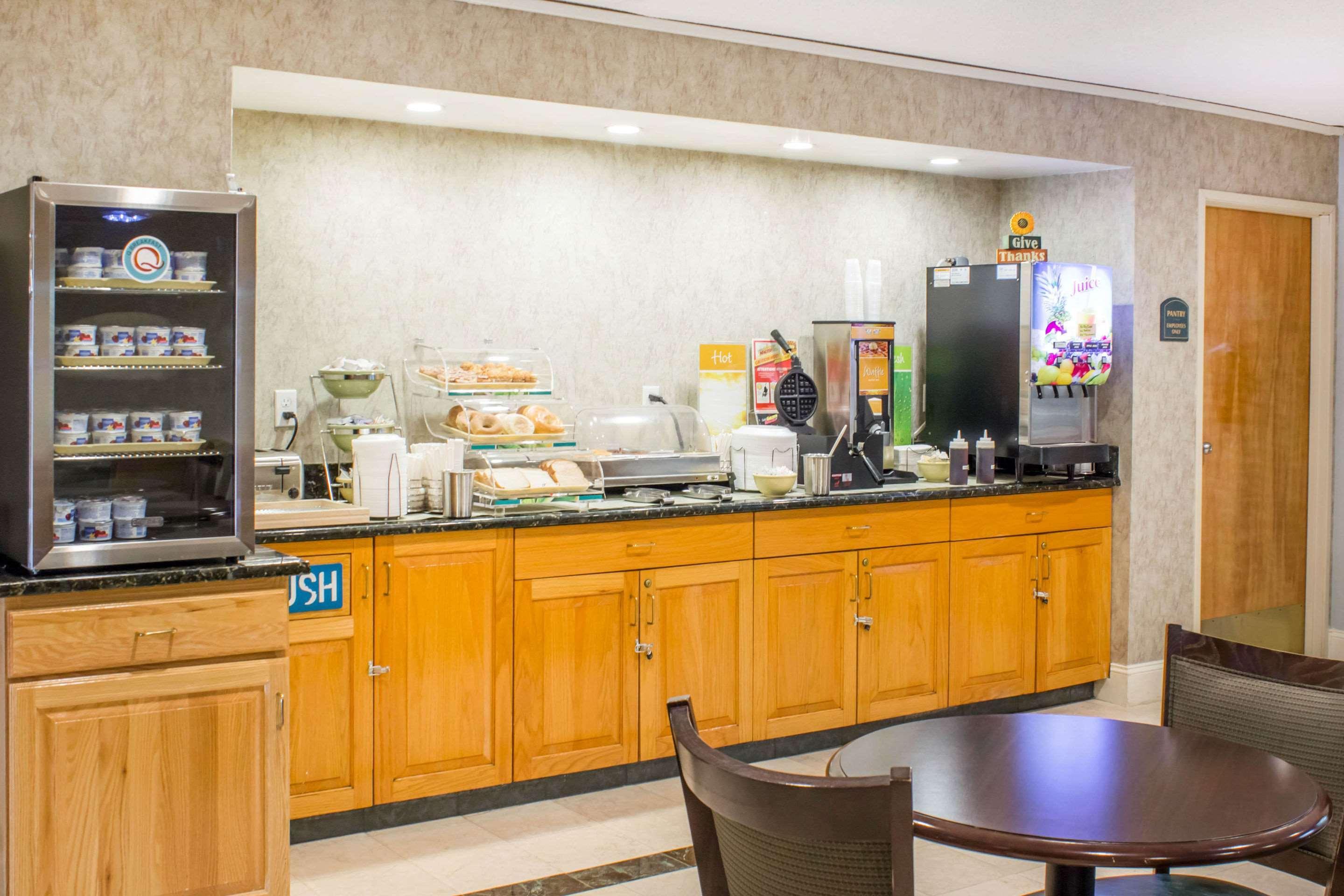 Econo Lodge Raleigh Esterno foto