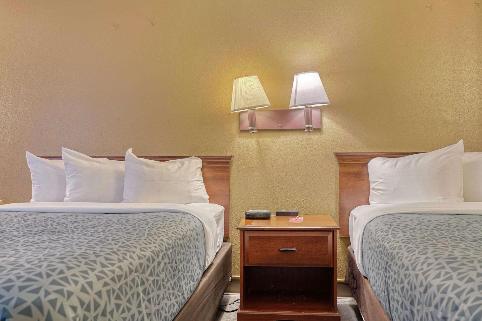 Econo Lodge Raleigh Esterno foto